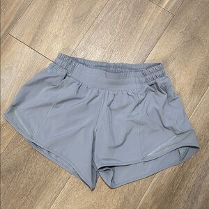 Lululemon Hotty Hot Short II *Long 4"